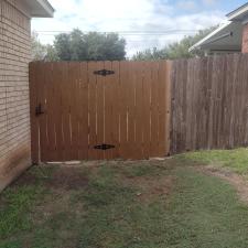 High-Quality-Fence-Cleaning-Staining-in-Schertz-Tx 3